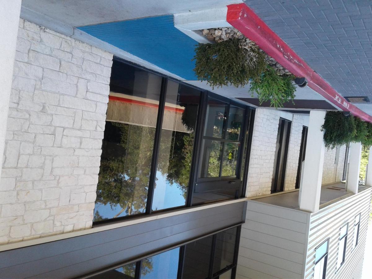 Baymont By Wyndham Columbus Hotel Exterior photo