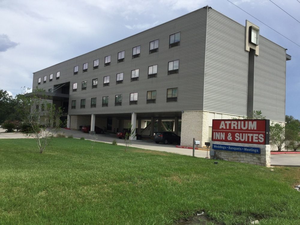 Baymont By Wyndham Columbus Hotel Exterior photo